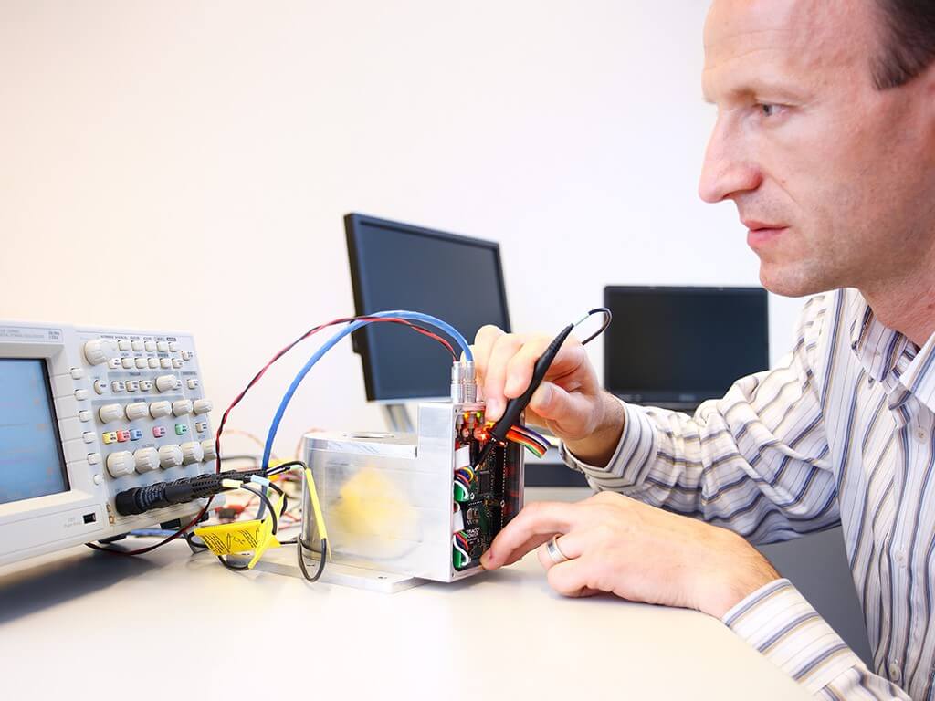 遠(yuǎn)程支持校準(zhǔn)和維修