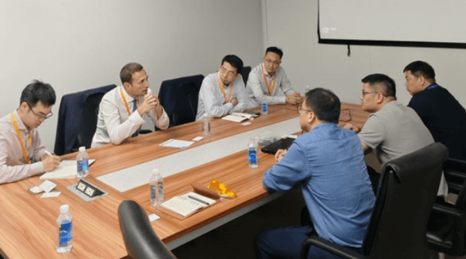 Ben Linke開會(huì)