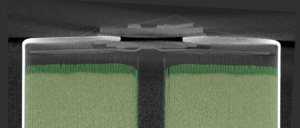 46系大圓柱電池CT掃描截面圖，清晰顯示電極層疊結(jié)構(gòu)及電芯內(nèi)部材料分布。
