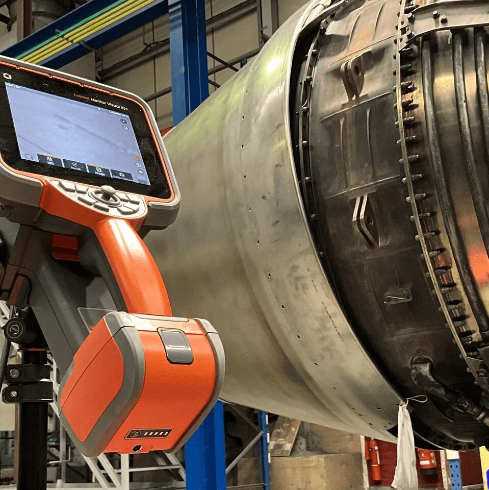 使用 AI 視頻內(nèi)窺鏡對(duì)航空發(fā)動(dòng)機(jī)進(jìn)行自動(dòng)無(wú)損檢測(cè)，提升缺陷識(shí)別與檢測(cè)效率